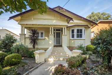 9 The Crescent Queanbeyan