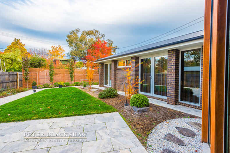 1 Macartney Crescent Deakin