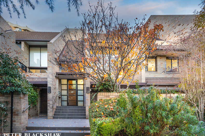 11/24-28 Telopea Park Kingston