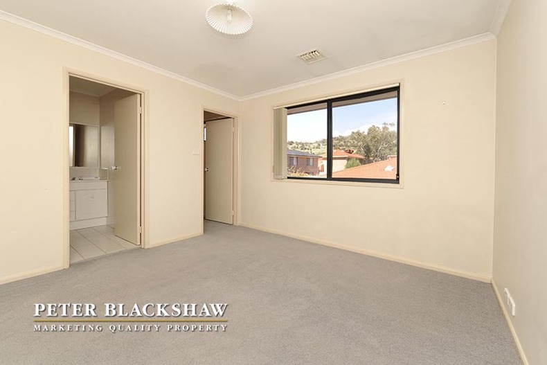 8/92 Casey Crescent Calwell