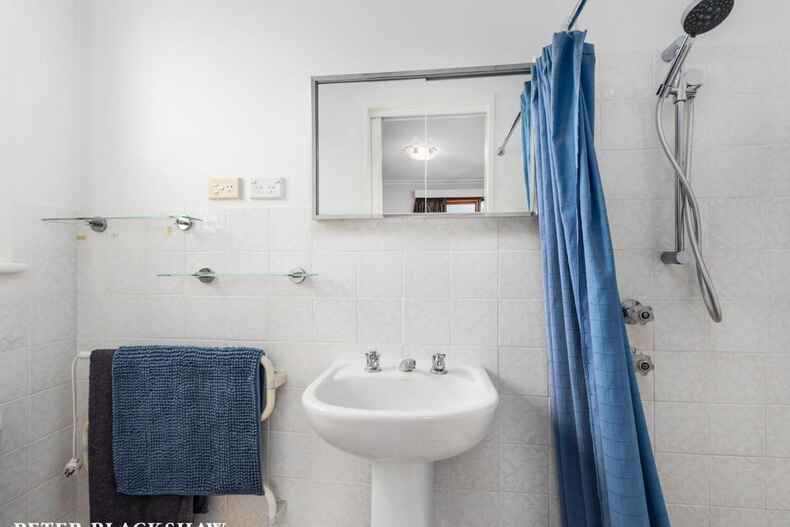 53 Buvelot Street Weston