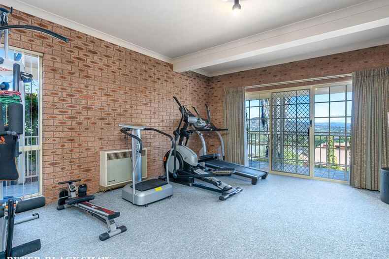 35 Whitty Crescent Isaacs