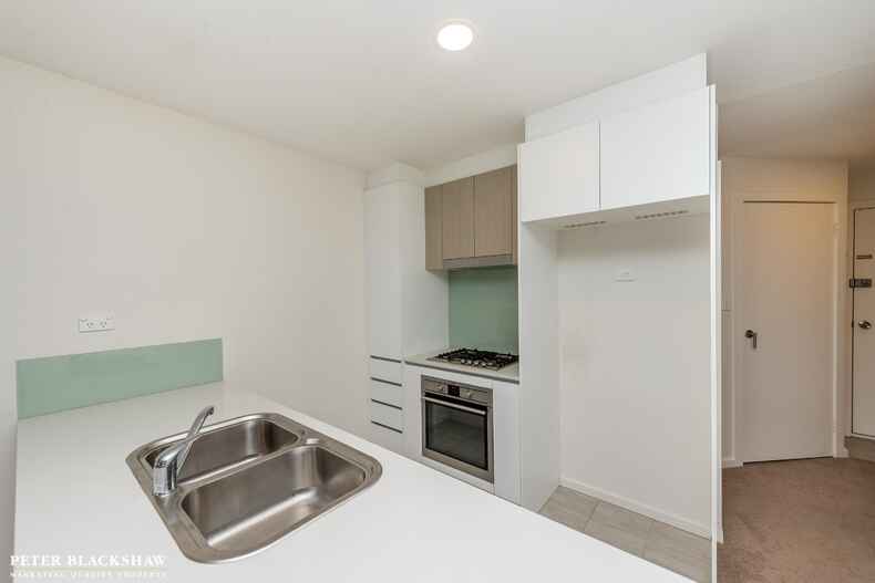 14/41 Pearlman Street Coombs