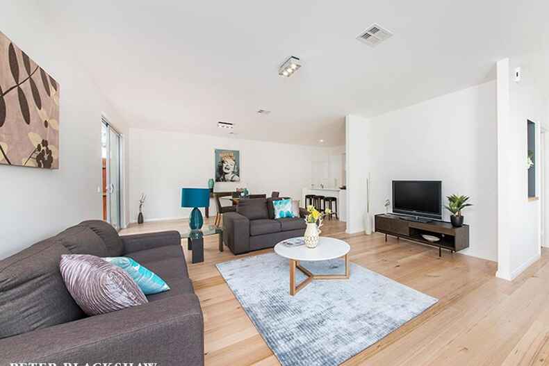 2/155 Strickland Avenue Deakin