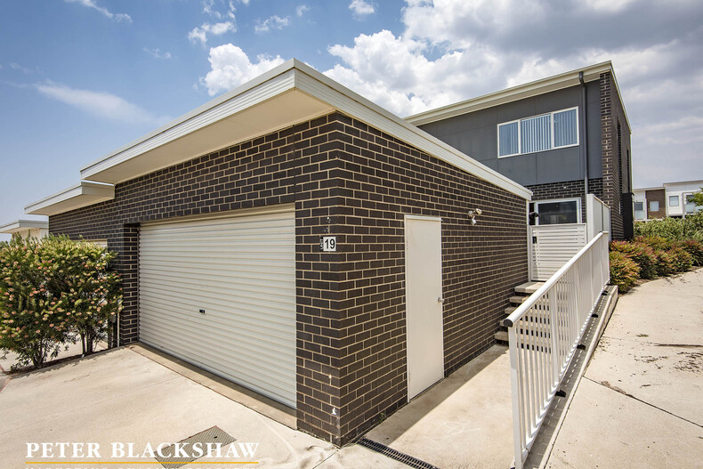 19/11 Castan Street Coombs