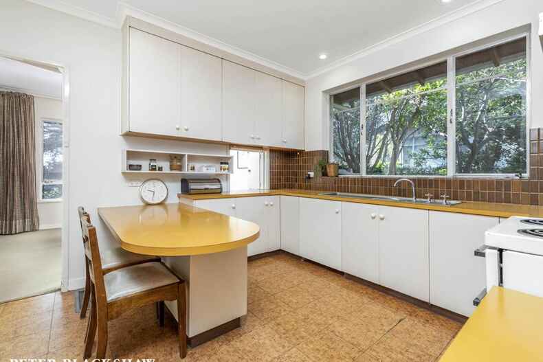 60 Captain Cook Crescent Griffith