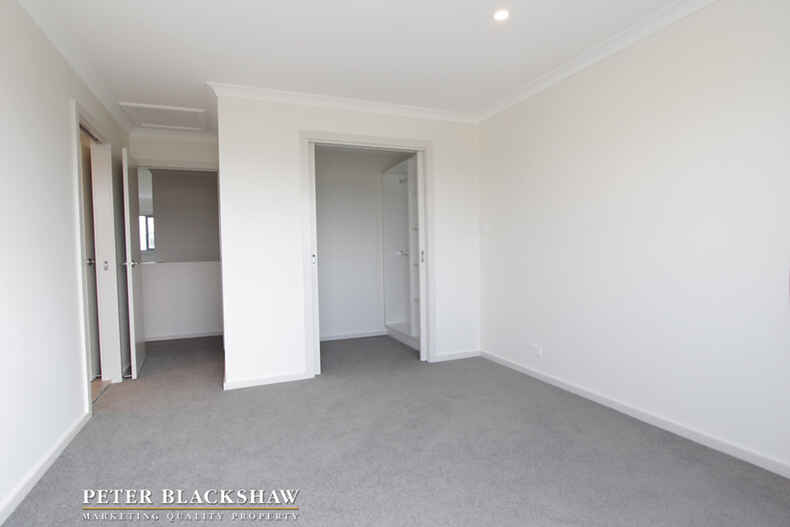 11 Lovegrove Walk Googong