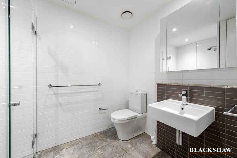 62/22 Eyre Street Kingston