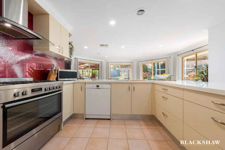 5 Dobell Circuit Conder