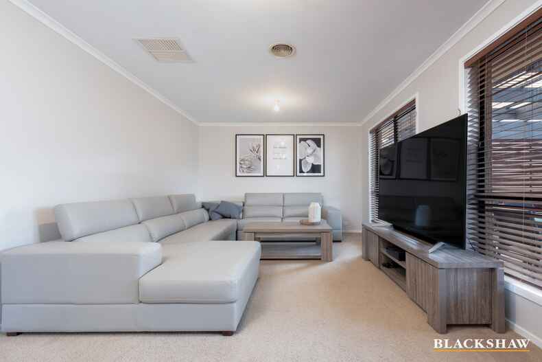 30 Paperbark Street Banks