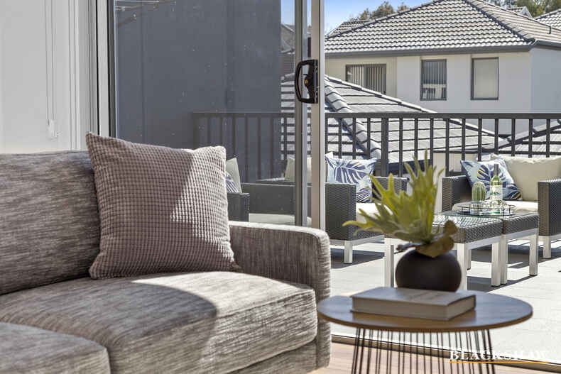 2/63A Anthony Rolfe Avenue Gungahlin