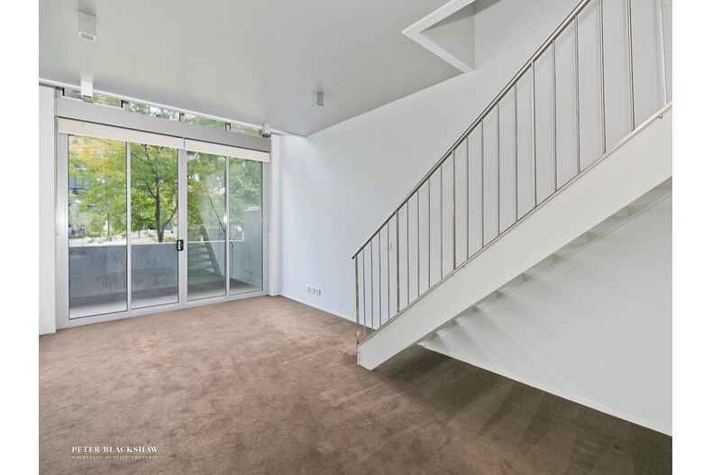 3/5 Burbury Close Barton