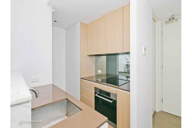 3/5 Burbury Close Barton