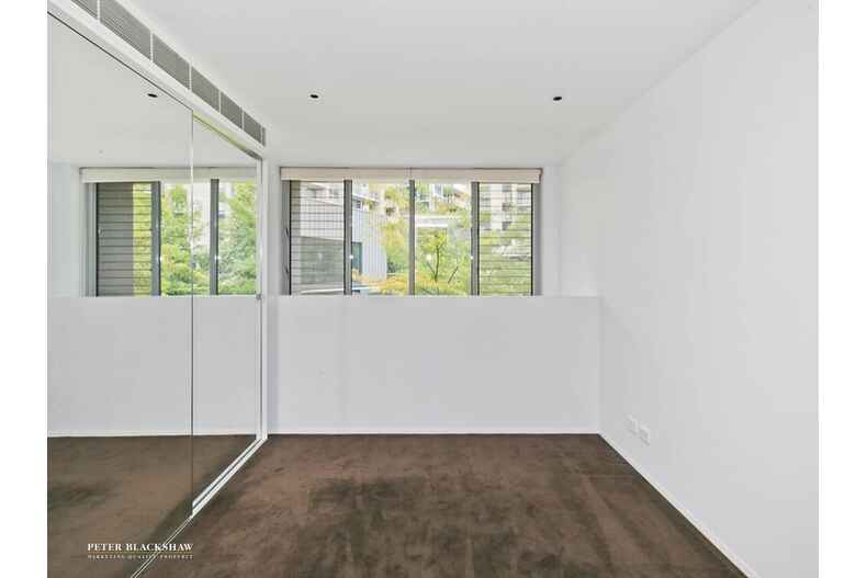 3/5 Burbury Close Barton