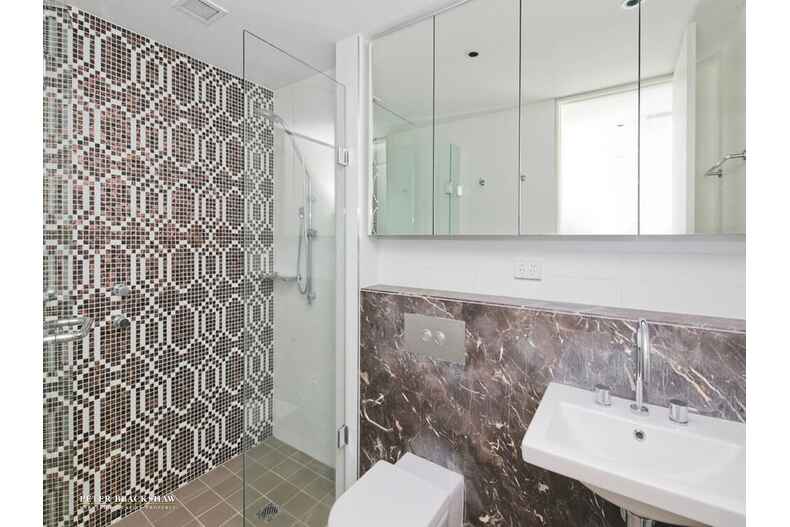 3/5 Burbury Close Barton