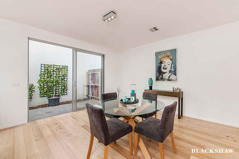 2/155 Strickland Avenue Deakin