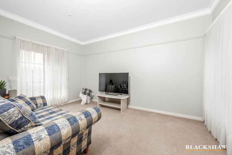 4 Myles Connell Crescent Gordon