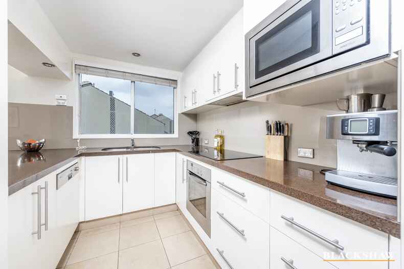 35/94 Giles Street Kingston