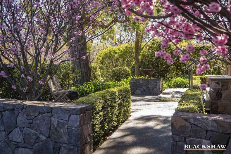 12 Clarke Street Yarralumla