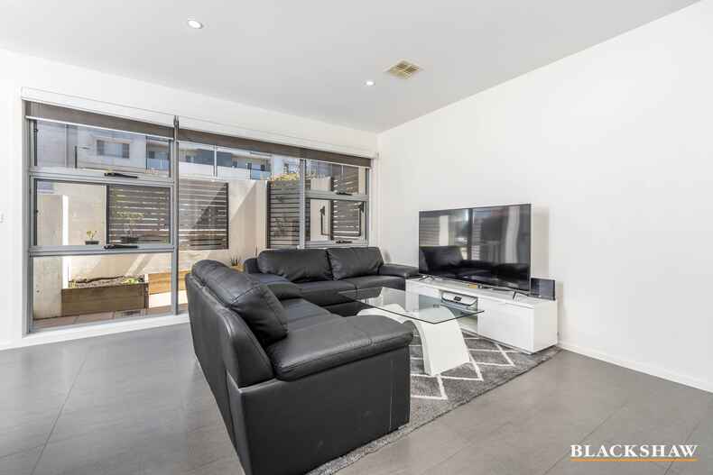 10 Crossman Street Amaroo