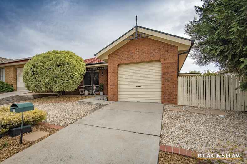 6 Yerrabi Place Ngunnawal