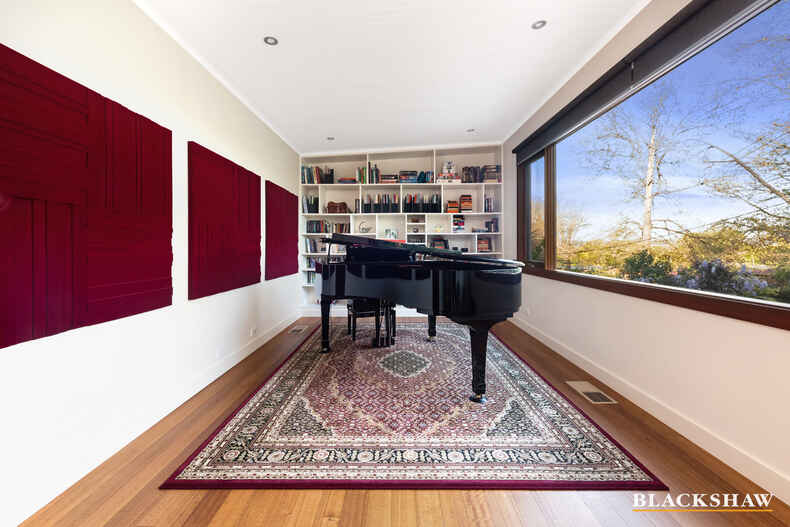30 Carnegie Crescent Narrabundah