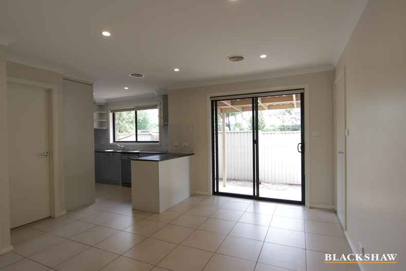 3/19 Donald Road Queanbeyan
