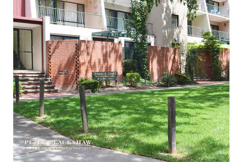 10/10 Ovens Street Griffith