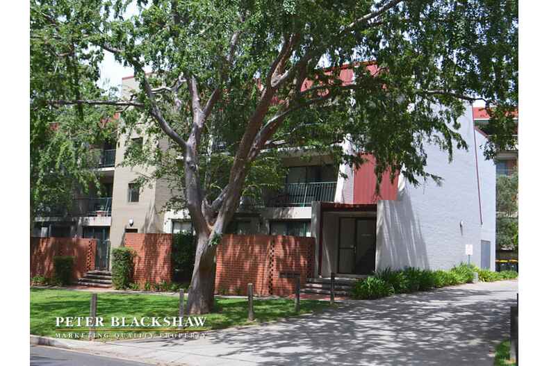 10/10 Ovens Street Griffith