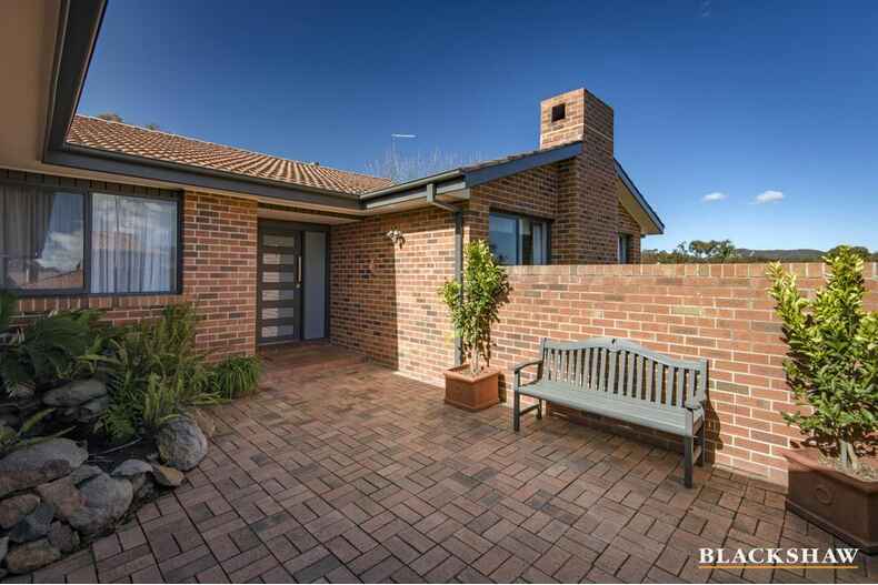 6 Goldsbrough Close Macarthur
