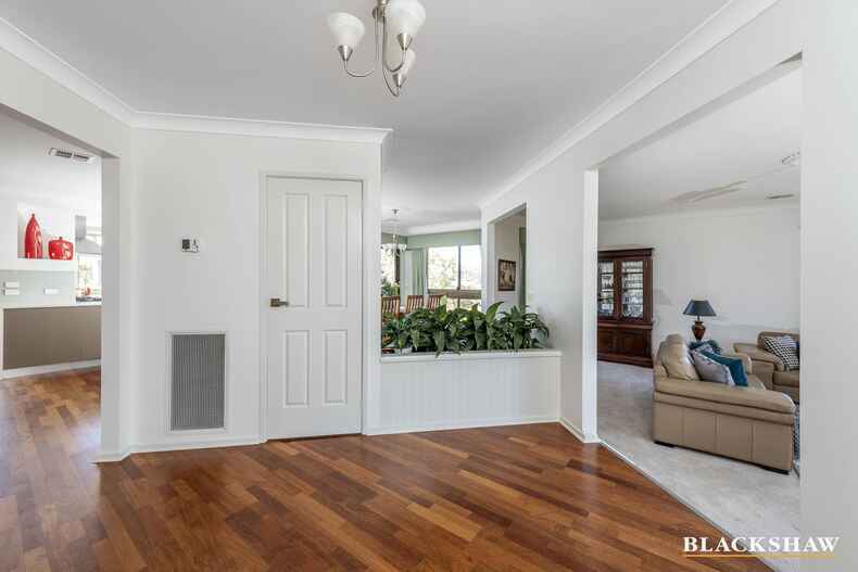 6 Goldsbrough Close Macarthur