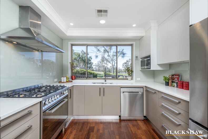 6 Goldsbrough Close Macarthur