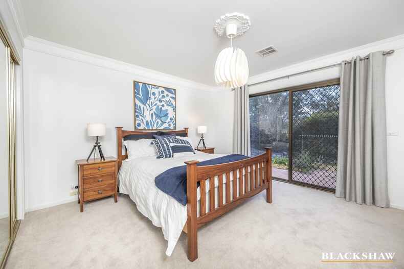 6 Goldsbrough Close Macarthur
