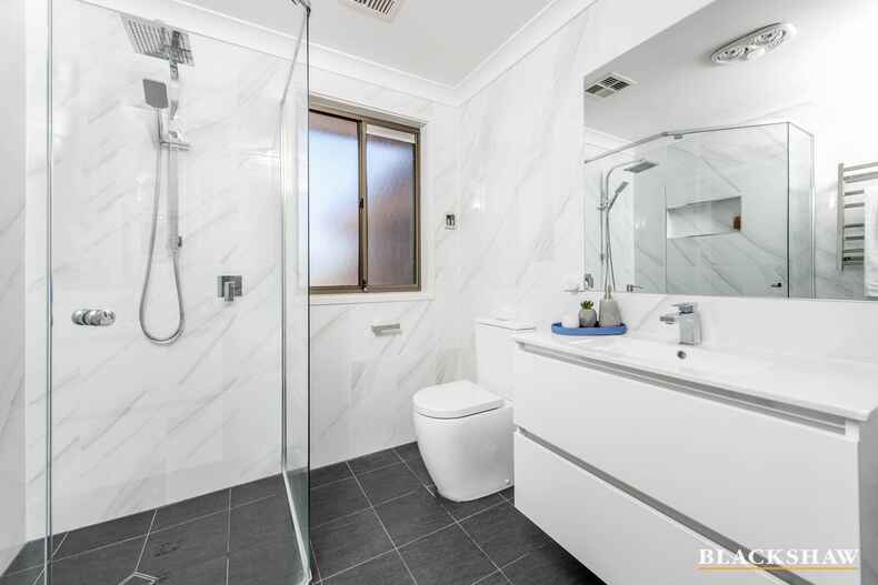 6 Goldsbrough Close Macarthur
