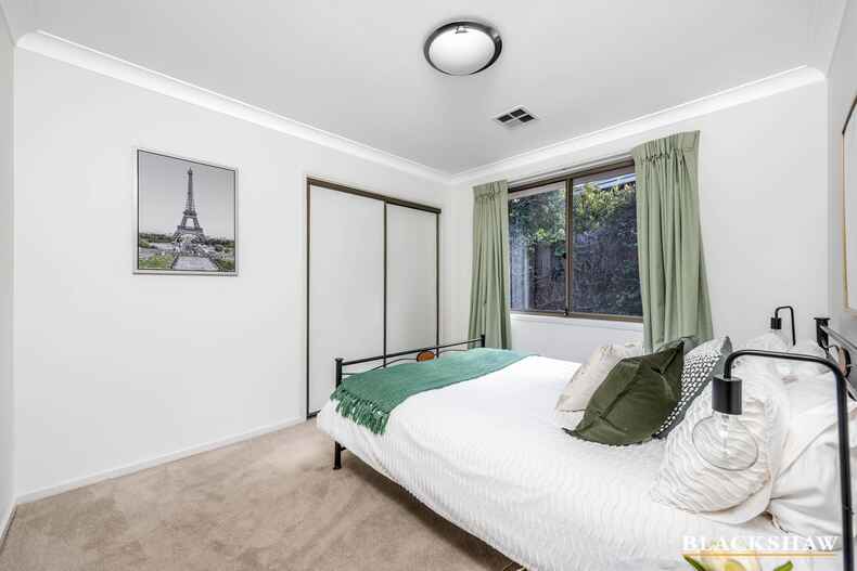 6 Goldsbrough Close Macarthur