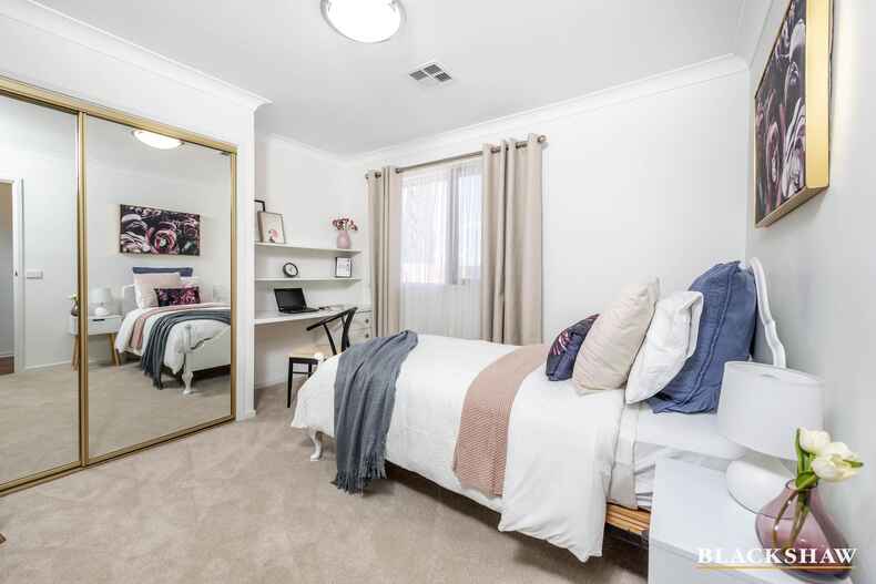 6 Goldsbrough Close Macarthur