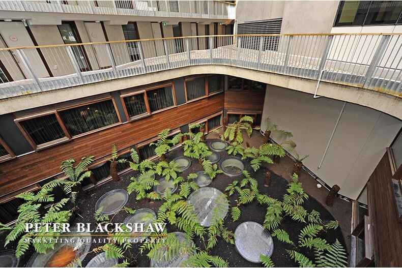 318/25 Edinburgh Avenue City