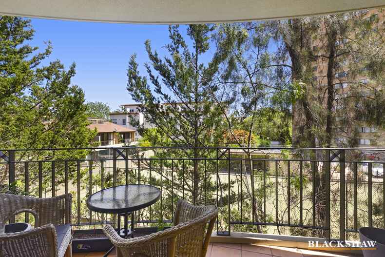 28/15 Tench Street Kingston