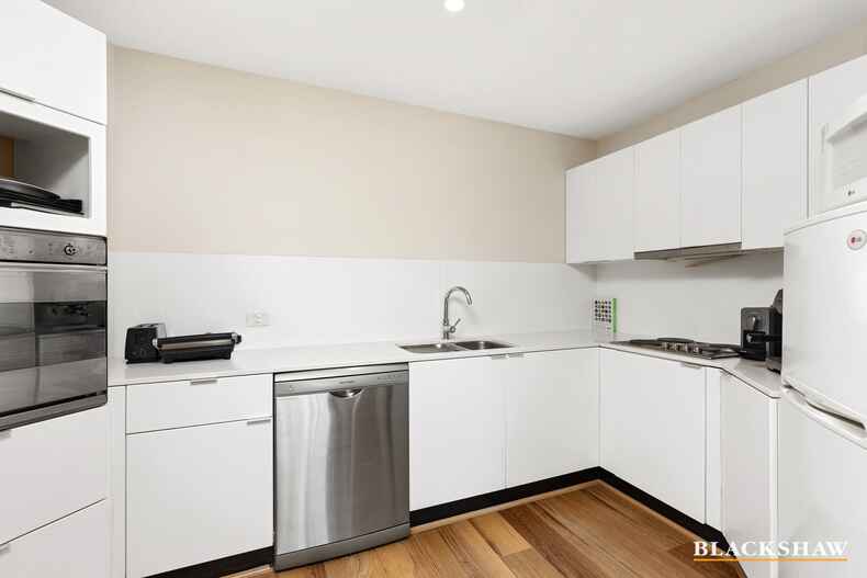 28/15 Tench Street Kingston
