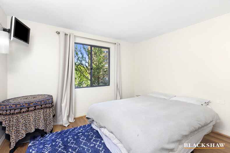 28/15 Tench Street Kingston