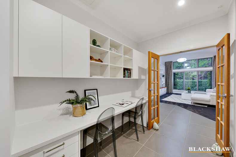 24 Bisdee Street Hughes