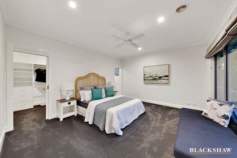 24 Bisdee Street Hughes
