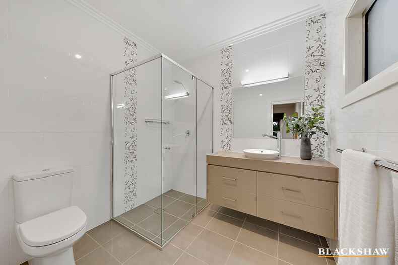 24 Bisdee Street Hughes