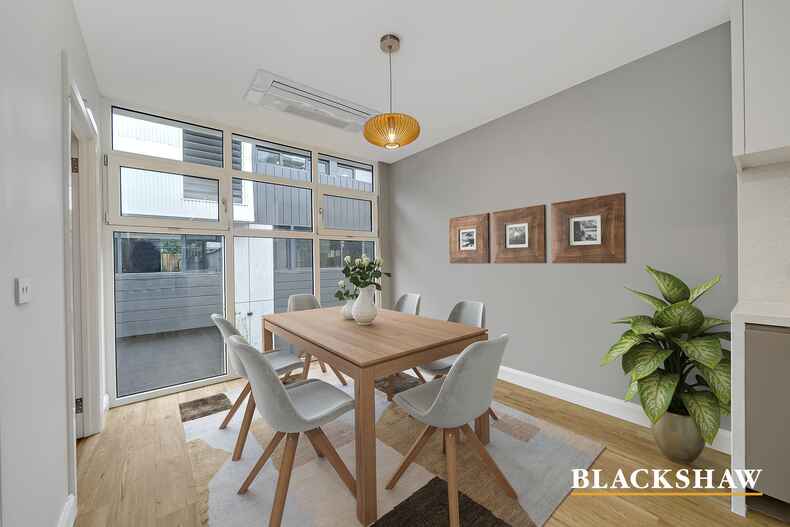 2/125 Lowanna Street Braddon