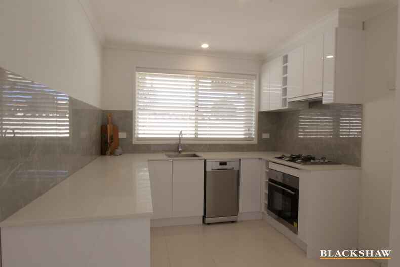 2/7-9 Walker Crescent Jerrabomberra