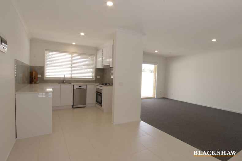 2/7-9 Walker Crescent Jerrabomberra