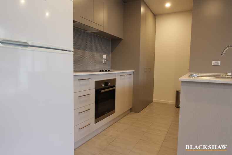 254/7 Irving Street Phillip