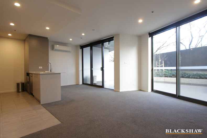 254/7 Irving Street Phillip