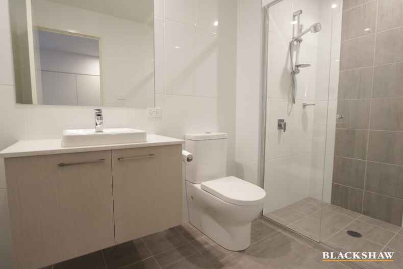 254/7 Irving Street Phillip
