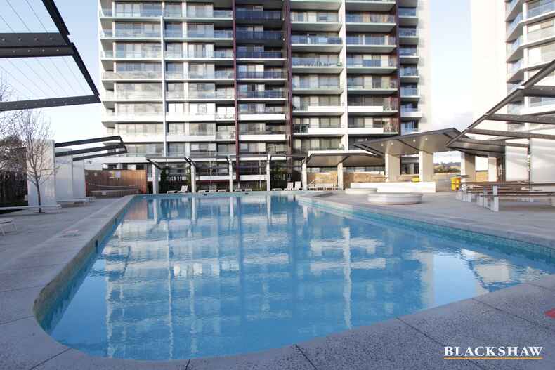 254/7 Irving Street Phillip
